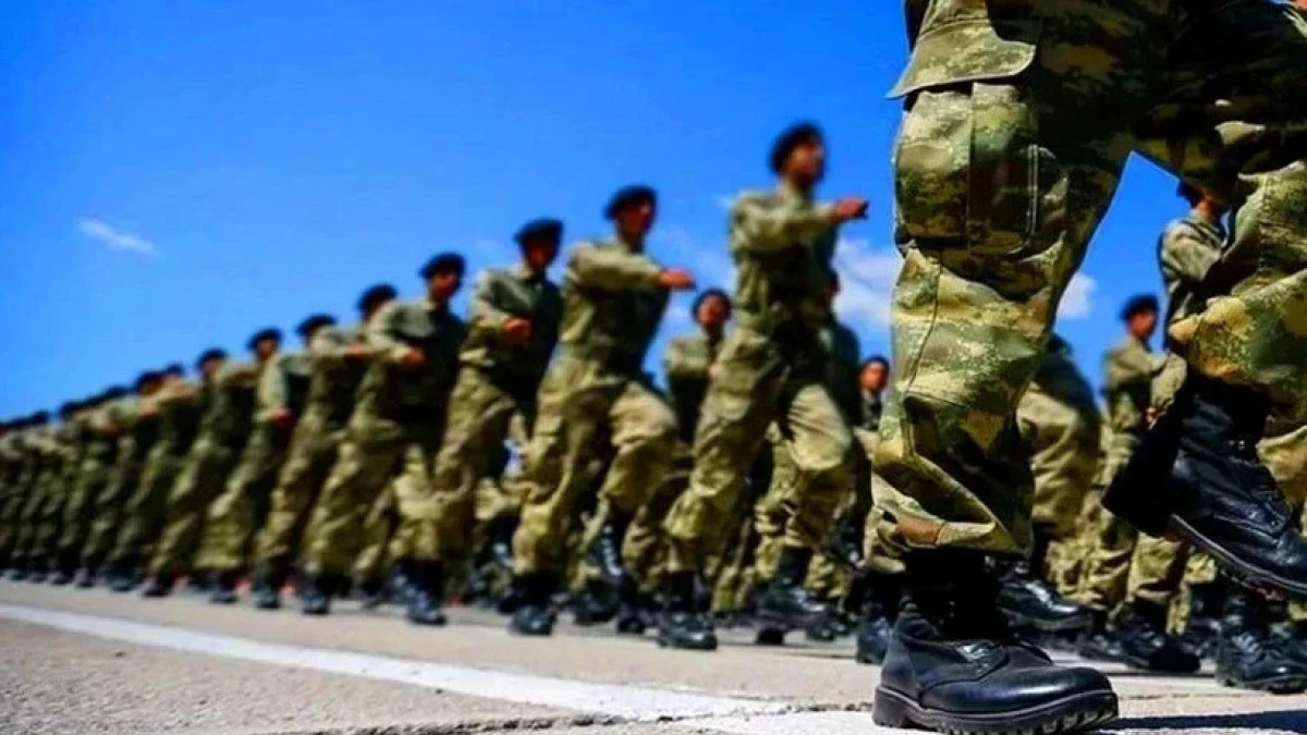 Askerlik 3 Aya mı Düşüyor?