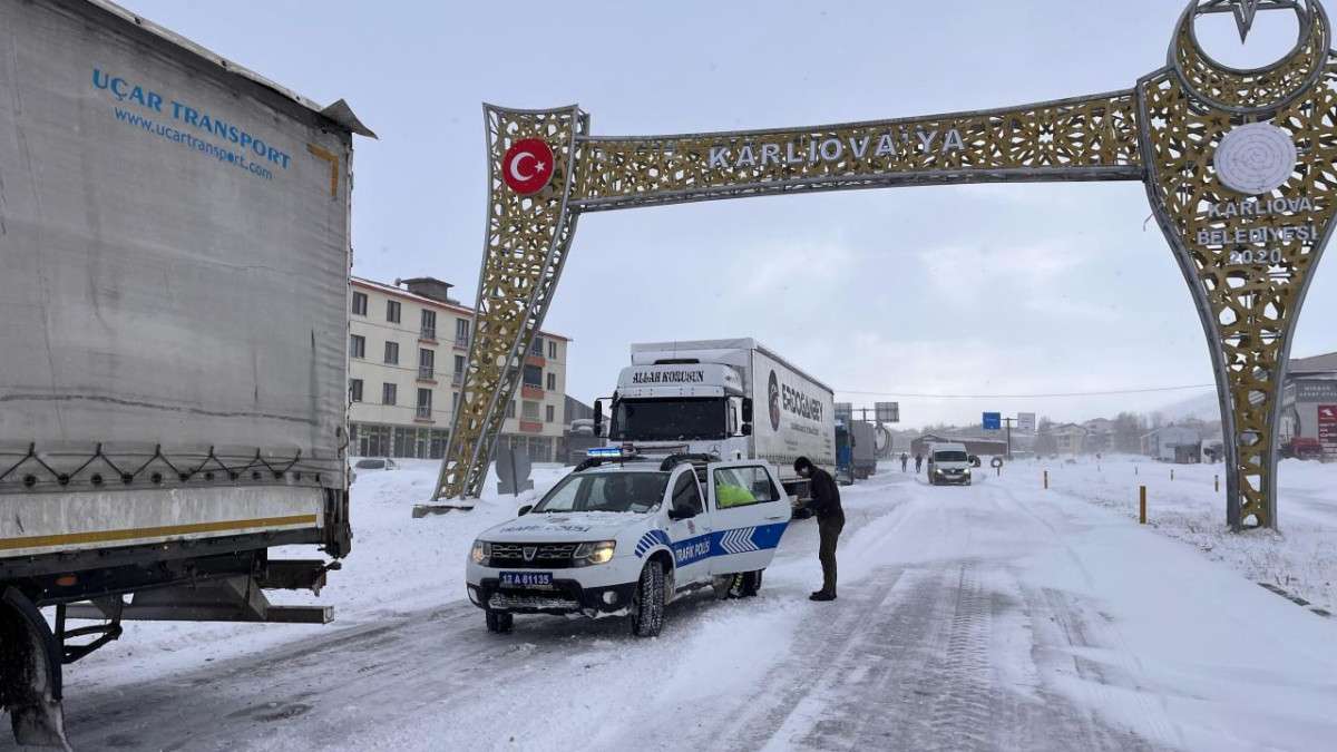 Bingöl-Erzurum Kara Yolu Tır Geçişlerine Açıldı!
