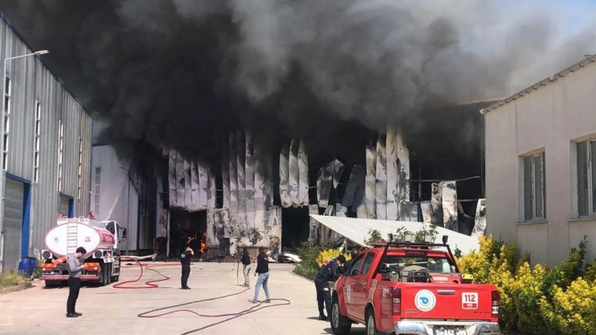 Çerkezköy’de fabrika yangını; alevler parfüm tesisine sıçradı