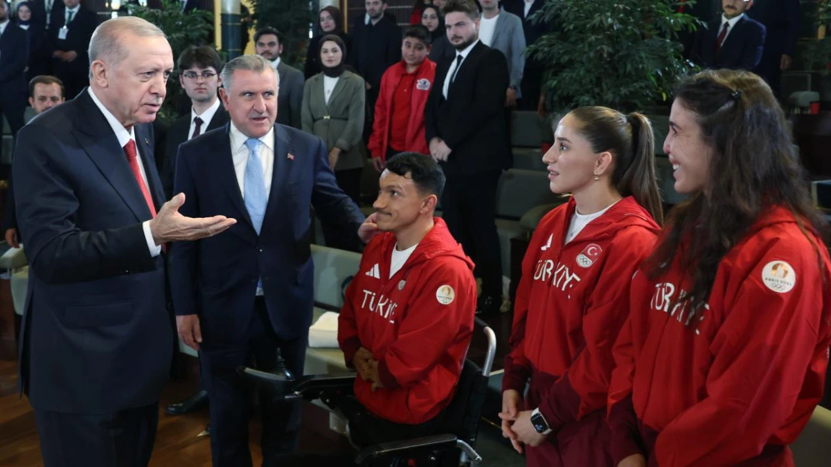 Cumhurbaşkanı Erdoğan gençler ve sporcularla buluştu
