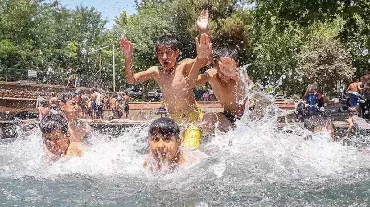 Diyarbakır’da 46 Derece Sıcaklık: Çocuklar Anzele Havuzunda Serinliyor
