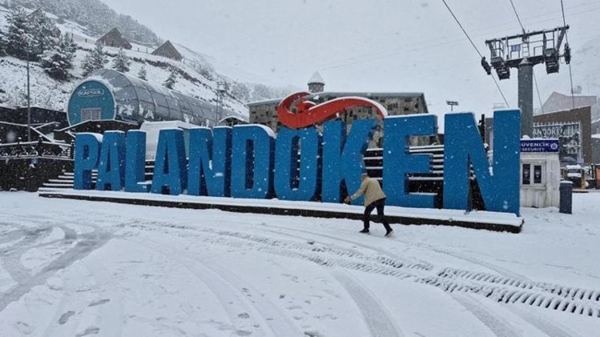 Erzurum’da Mayıs Ortasında Kar Sürprizi, Taraftar Otobüsü Yoldan Çıktı