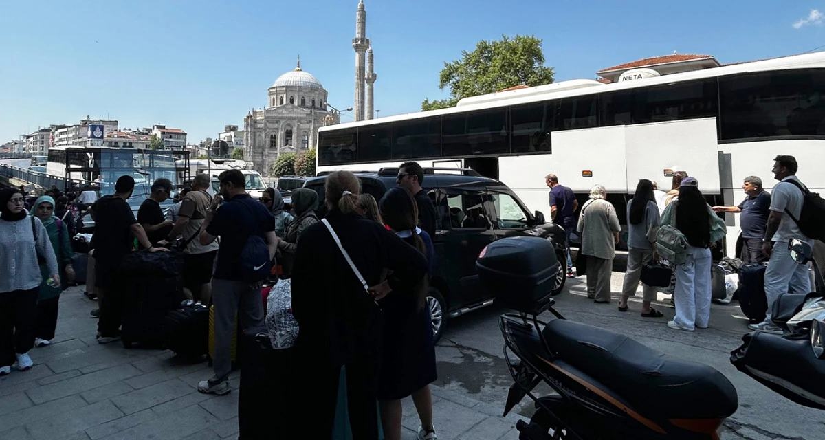İstanbul’daki İranlıların Dönüşü Uçuş İptaliyle Karayoluna Kaydı