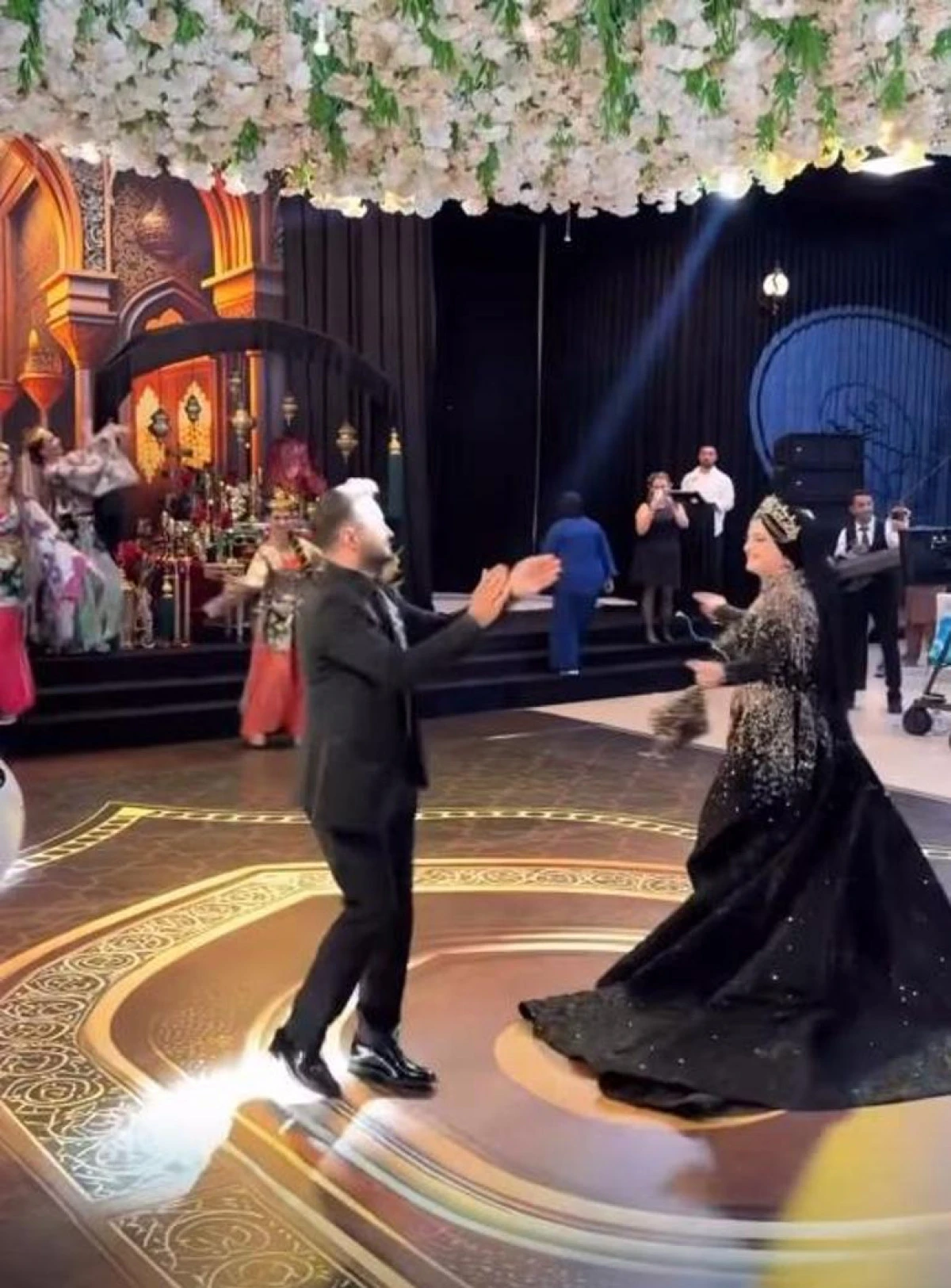 Kadir Ezildi ve Gamze Türkmen’in Düğününe Sayılı Günler Kaldı!