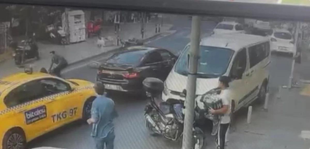 Kağıthane’de Fren Yerine Gaza Bastı: 4 Araca Çarptı, 2 Yaralı