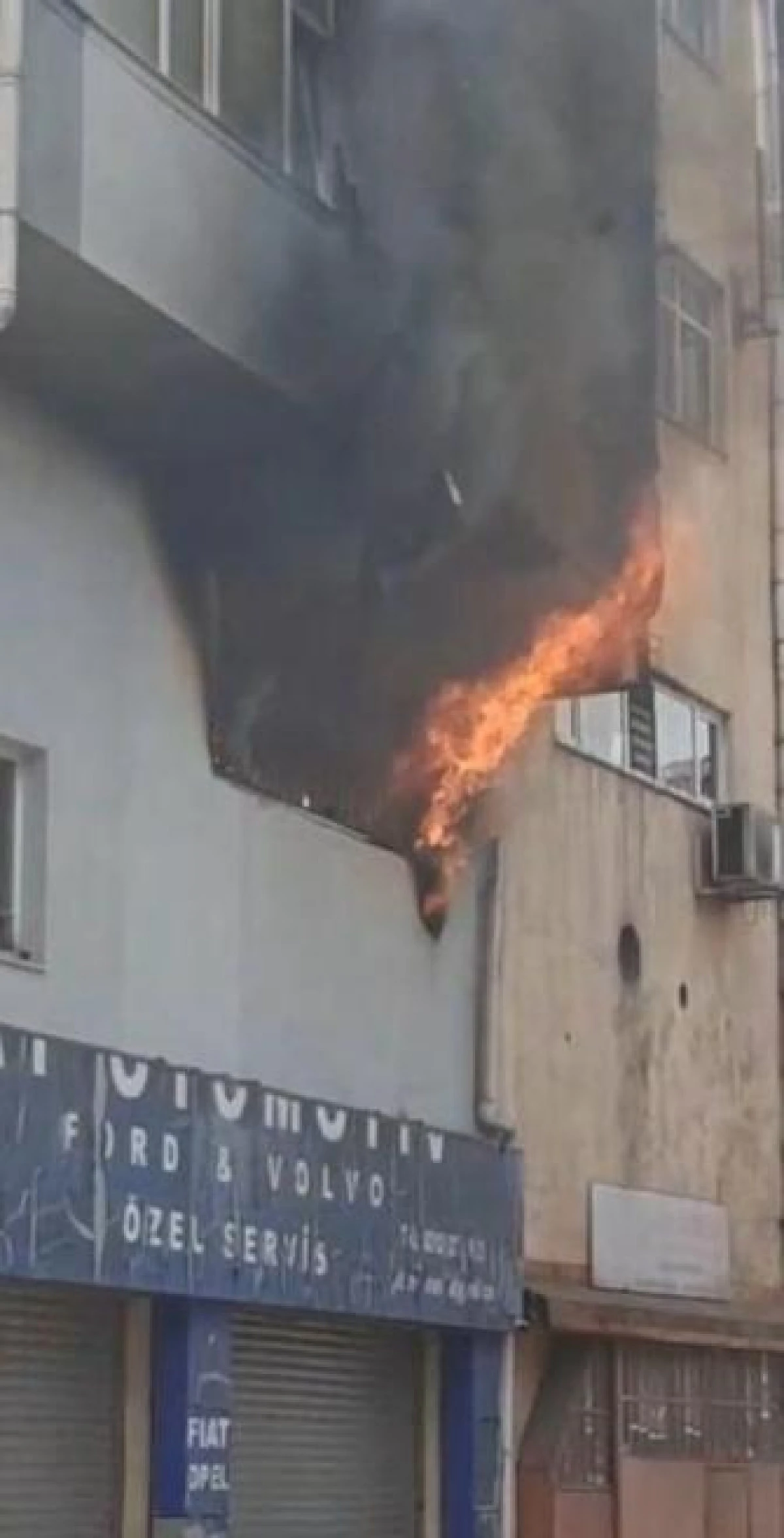 Kaynak Patlaması Motosiklet Tamirhanesini Yaktı: 1 Ölü, 3 Yaralı