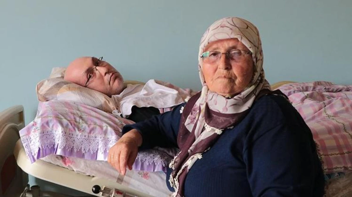 Kayseri’de 16 Yıldır Yatağa Bağımlı Oğluna Bakan Anne