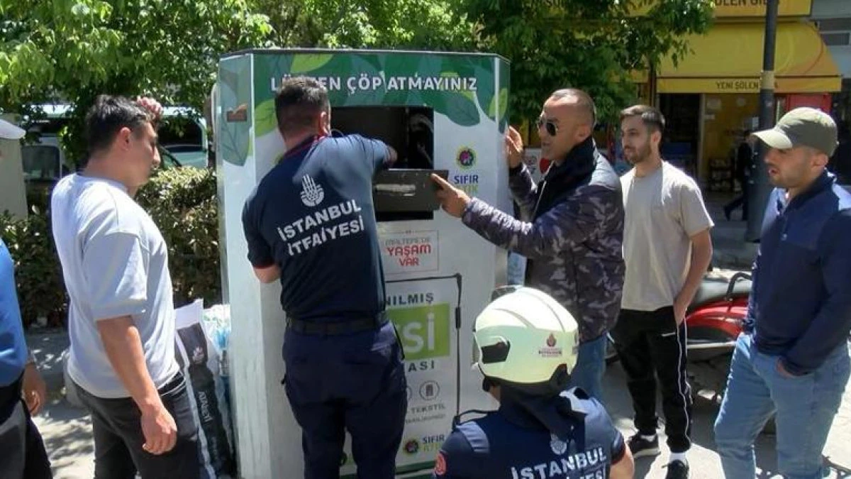 Maltepe’de Giysi Kumbarasında Mahsur Kalan Çocuk İtfaiye Tarafından Kurtarıldı