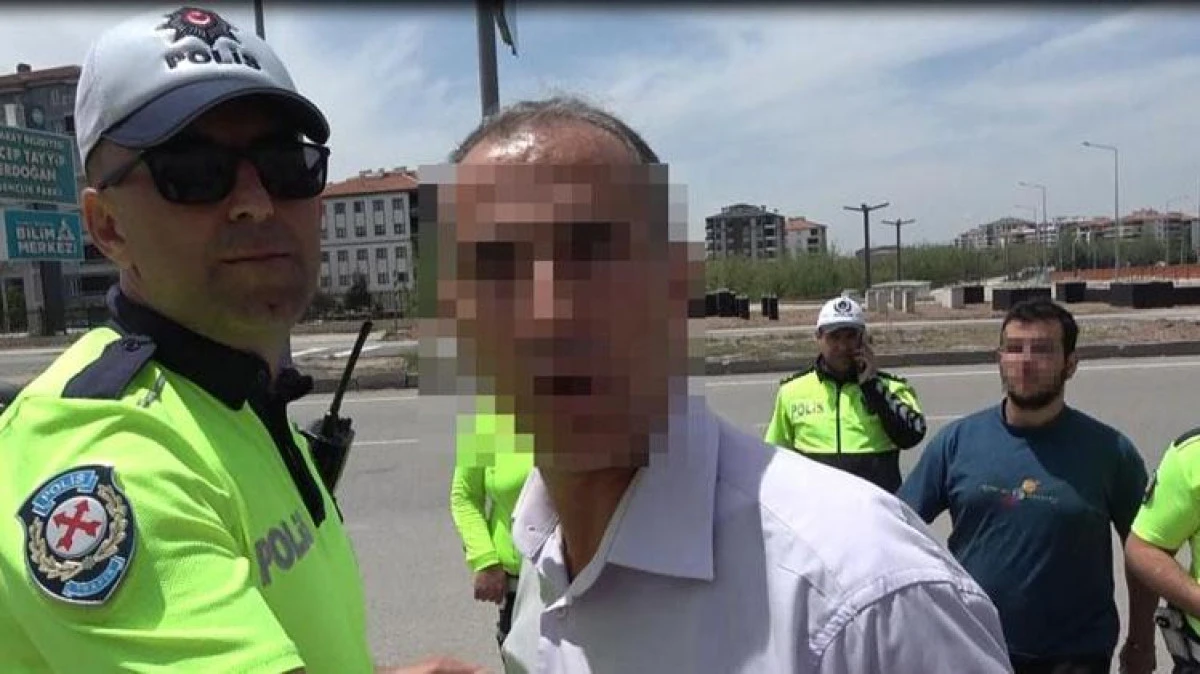 Plakasını Bantlayan Sürücüye “Cenazem Var” Savunması