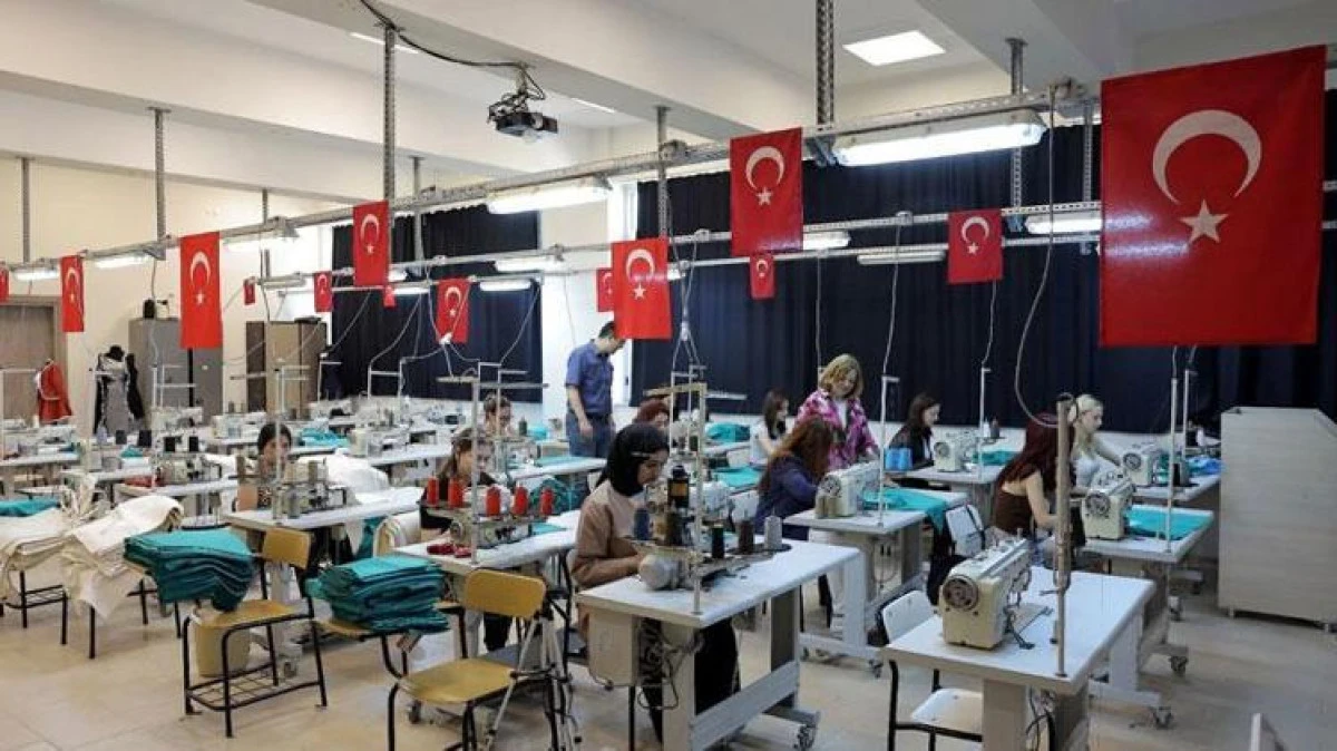 Trakya Üniversitesi Öğrencileri Ameliyathane İçin Tekstil Üretiyor