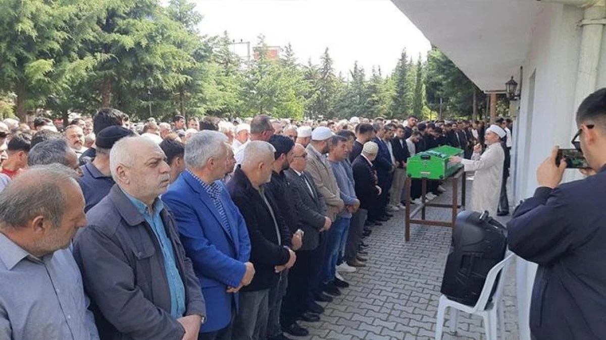 Yaya geçidinde kamyonetin çarptığı Hasan Yıldırım gözyaşlarıyla toprağa verildi