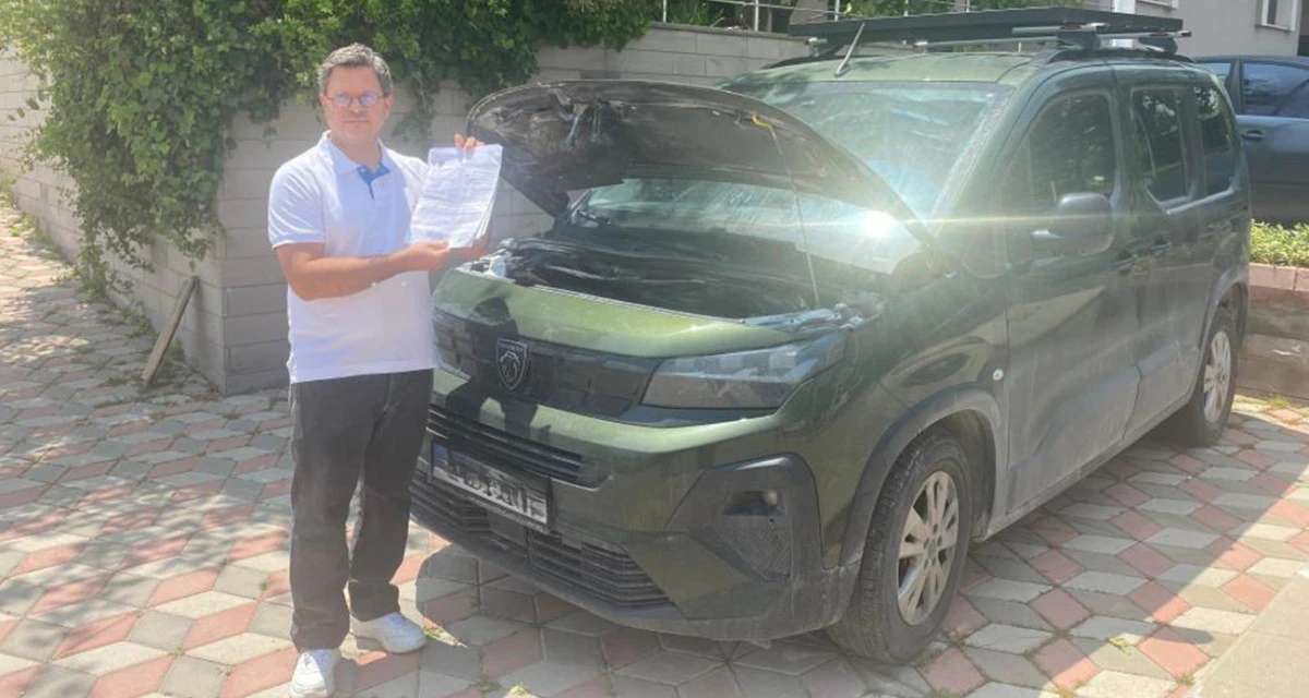 Yeni Aldığı Peugeot Rifter Önce 4 Kez Servise Gitti, Sonra Otoparkta Alev Aldı